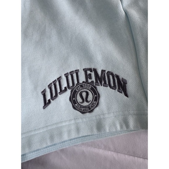 New Lululemon Scuba Oversized MR Short 7" Graphic Women's Size Large Light Blue - Picture 2 of 11